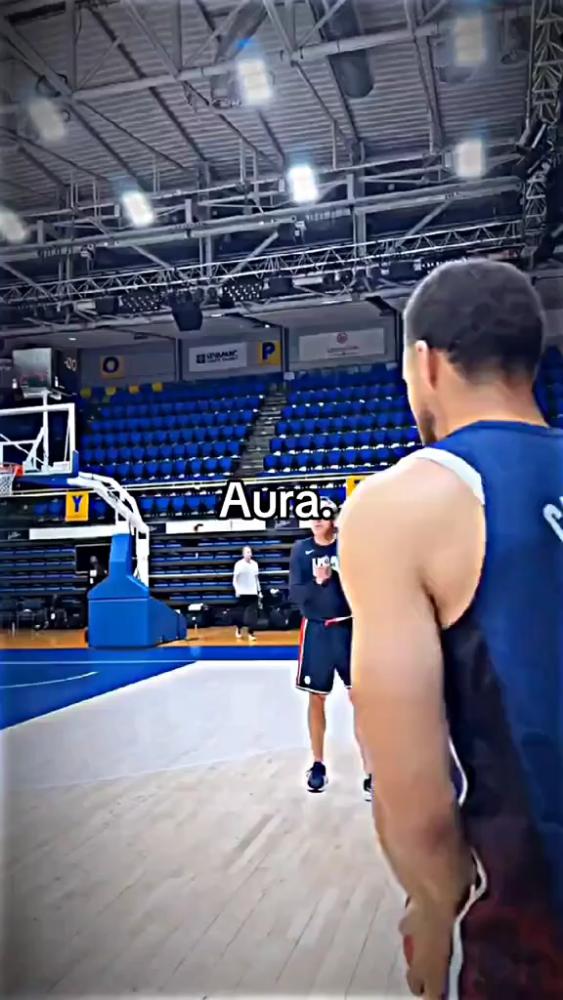 Steph Curry Trick Shots 😱🏀